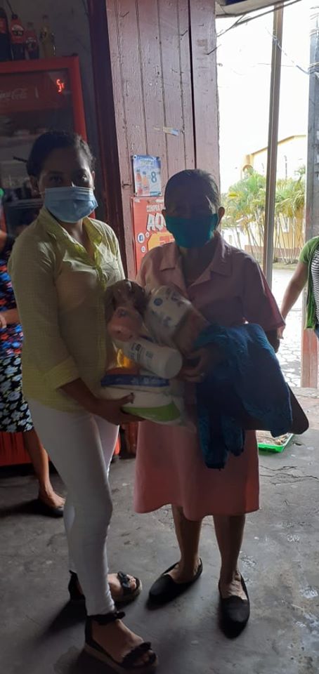 Fundación Hogar Luceros del Amanecer en conjunto al equipo de Seeds of Love ha brindado paquetes de primera necesidad a las familias de los niños y niñas que son atendidos en el Hogar Junio 2020.