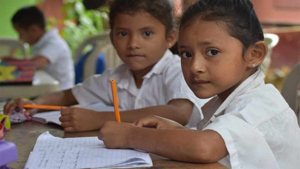 Ayudar a niños pobres en Nicaragua
