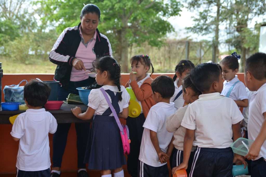 Apadrinamiento de Niños o Escuelas 2025